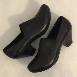 Cute black shoes for work or play!